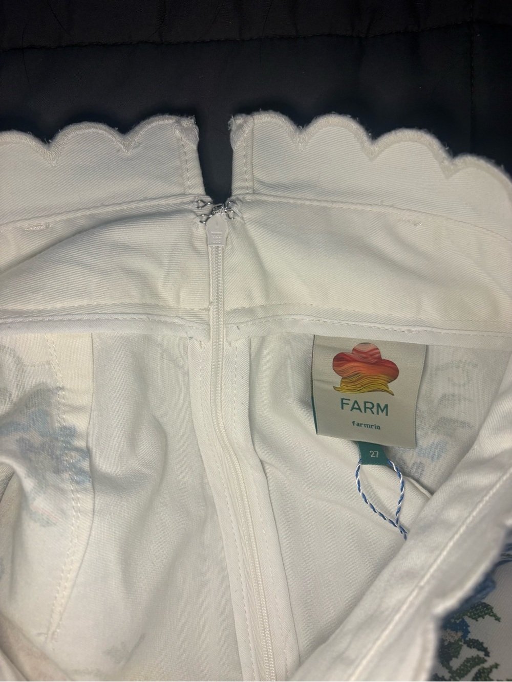 FARM Rio Off-White Emily Floral Tapestry Belted Shorts πΌπ - Picture 6 of 6